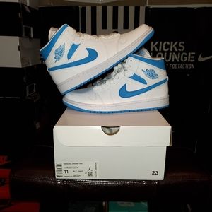 AIR JORDAN 1 MID UNC